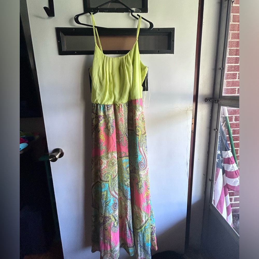 Women’s dress